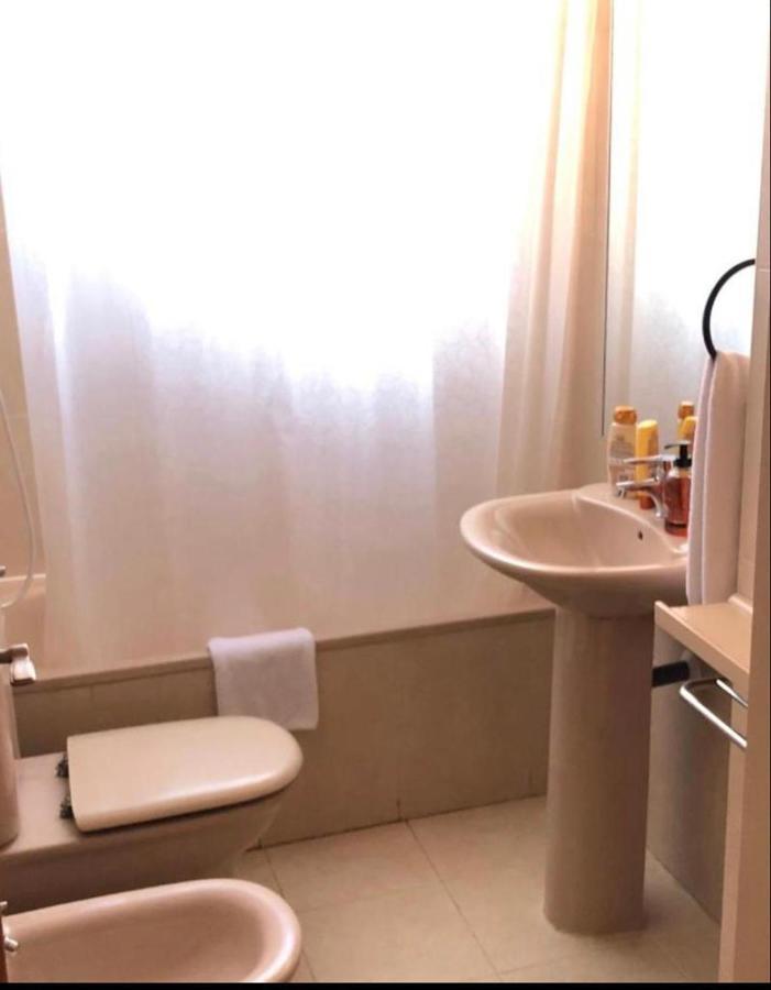 Suites Madrid Belfast 13 Ifema Airport Экстерьер фото